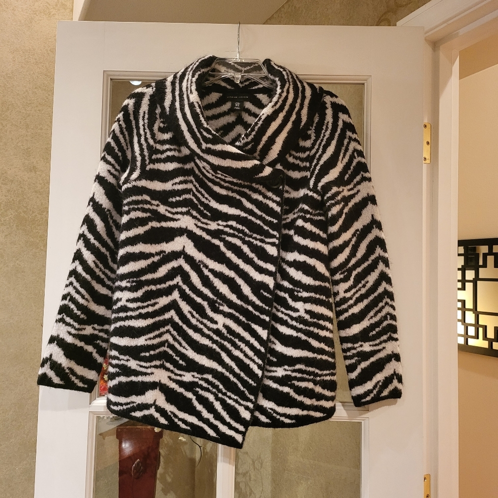Adrienne Vittadini - Zebra Print Sweater ❤